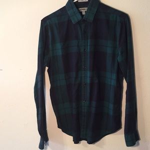 Fitted casual button down shirt